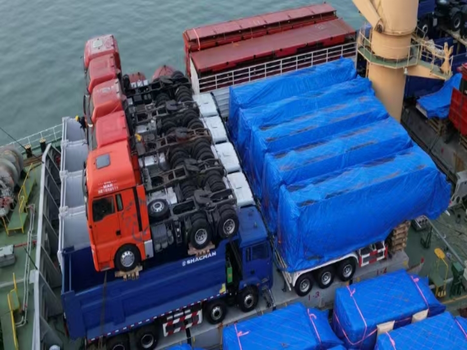 Derun tre-aksel tankskip semi-trailere lastet og sendt til Ghana