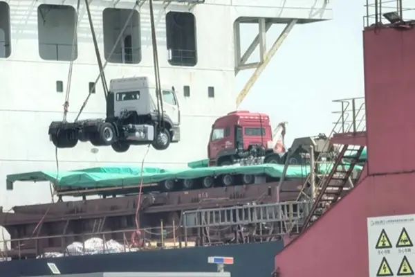 Sinotruk Howo 4x2 traktorbil har sendt til Saudi -Arabia